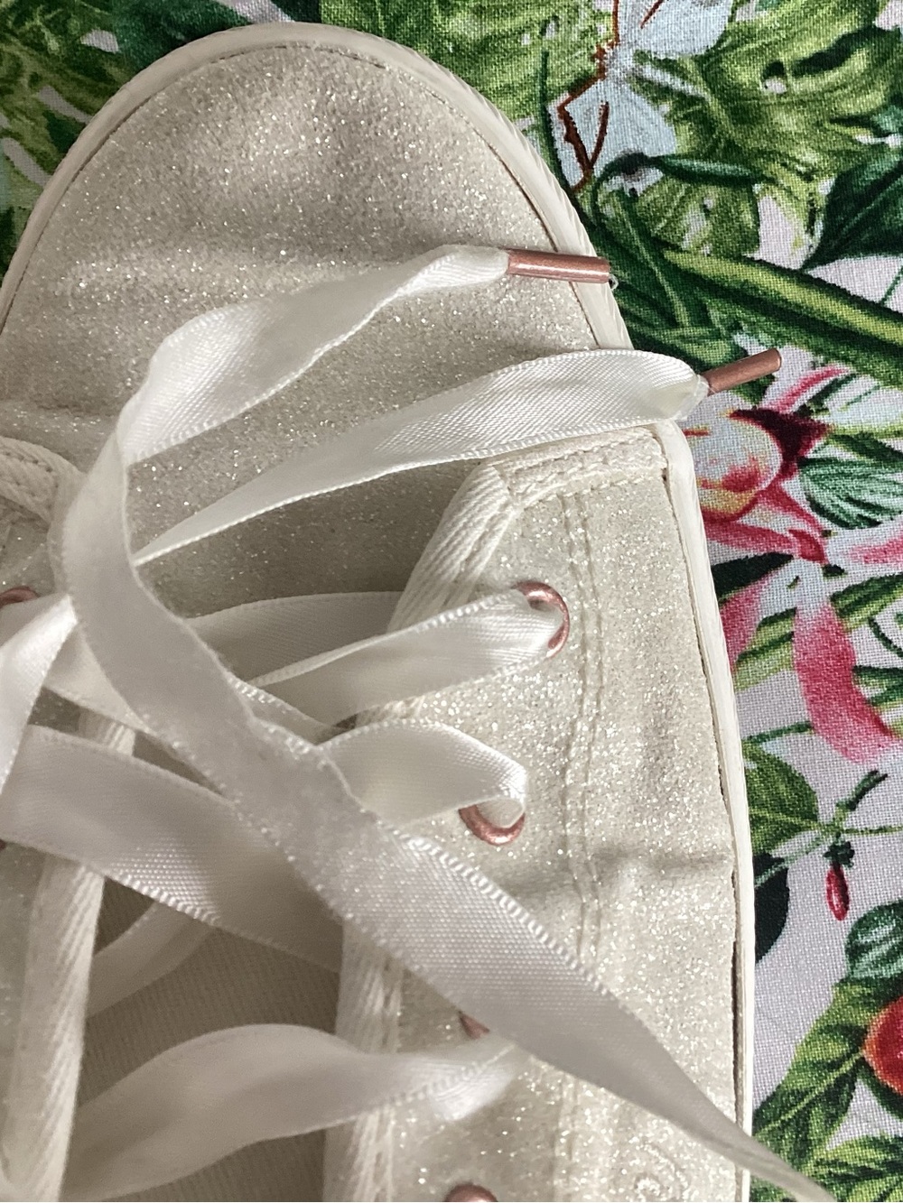 Children’s Kate Spade Keds cream Glitter Lace-Up Sneakers w/ rose gold eyelets - Picture 7 of 8